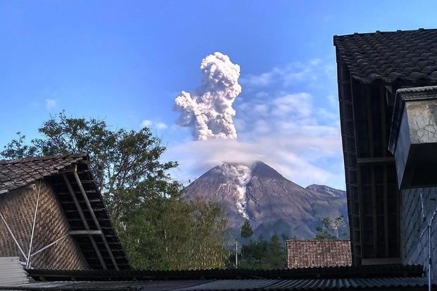 Detail Gambar Gunung Merapi Meletus 2018 Nomer 31