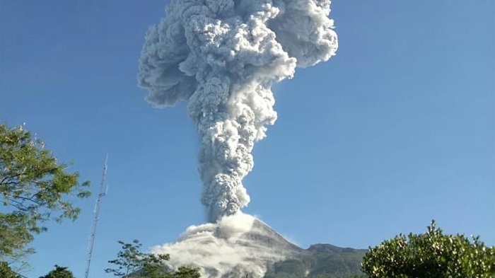 Detail Gambar Gunung Merapi Meletus 2018 Nomer 5