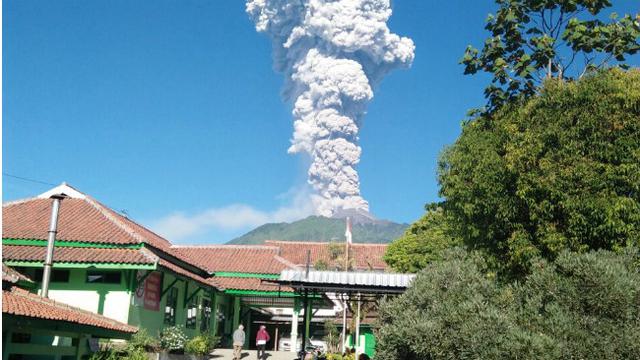 Detail Gambar Gunung Merapi Meletus 2018 Nomer 40