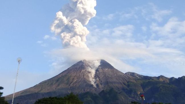 Detail Gambar Gunung Merapi Meletus Nomer 9