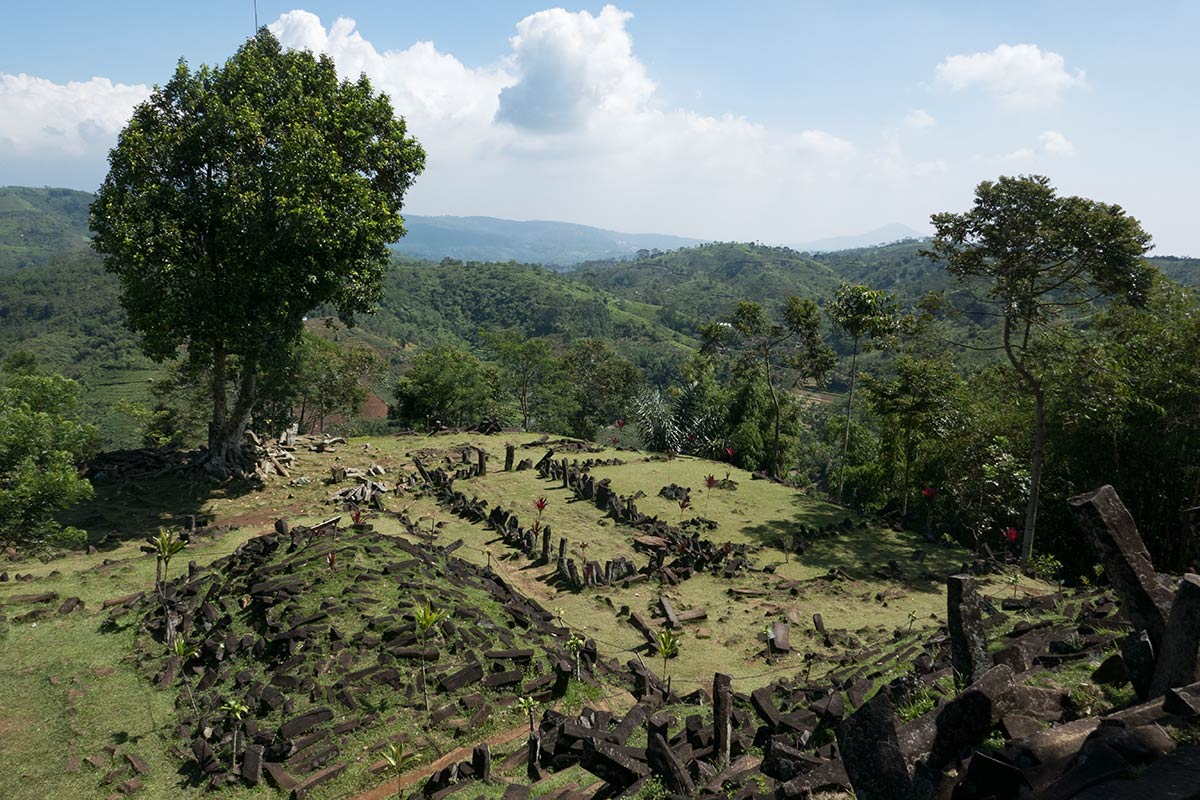 Detail Gambar Gunung Padang Nomer 11