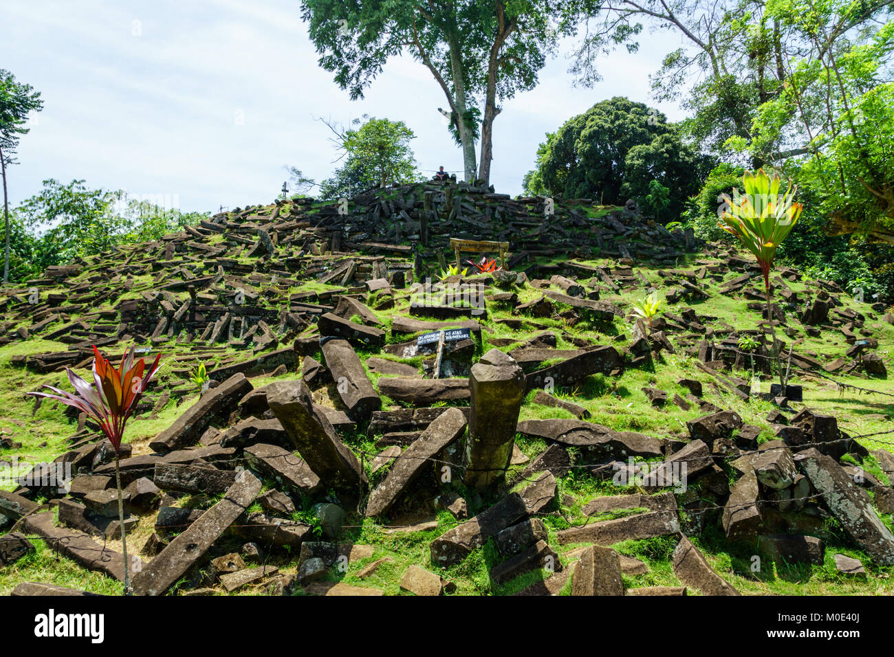 Detail Gambar Gunung Padang Nomer 6