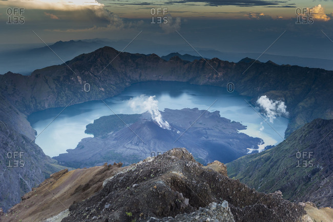 Detail Gambar Gunung Rinjani Nomer 39