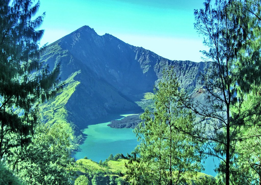 Detail Gambar Gunung Rinjani Nomer 50