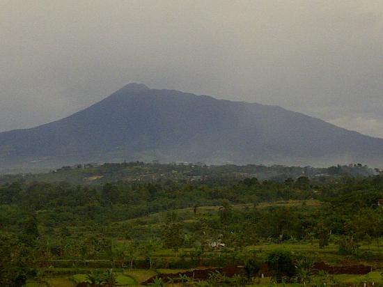 Detail Gambar Gunung Salak Nomer 15