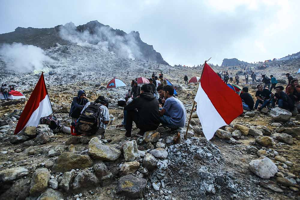 Detail Gambar Gunung Sibayak Nomer 14