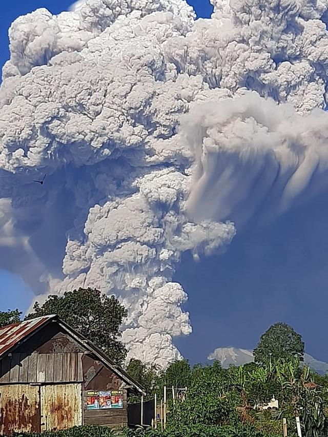 Detail Gambar Gunung Sinabung Nomer 46