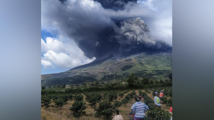 Detail Gambar Gunung Sinabung Nomer 55