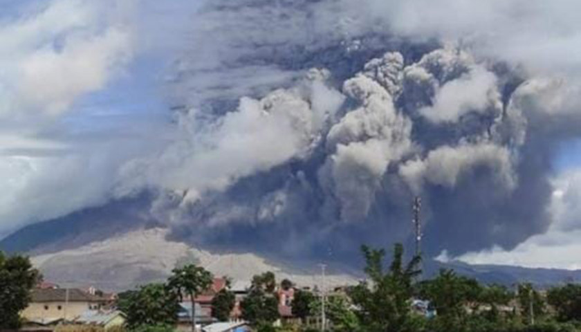 Detail Gambar Gunung Sinabung Erupsi Nomer 21