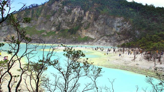 Detail Gambar Gunung Tangkuban Perahu Bandung Nomer 20