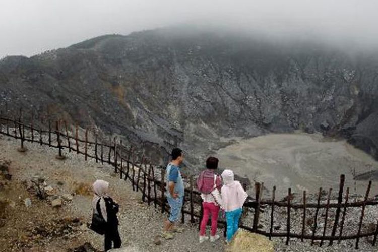 Detail Gambar Gunung Tangkuban Perahu Bandung Nomer 24