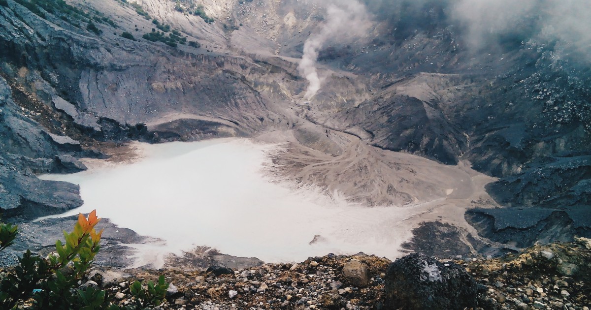 Detail Gambar Gunung Tangkuban Perahu Bandung Nomer 30