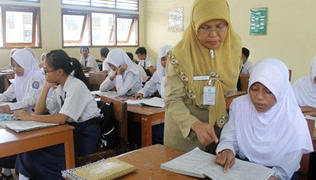 Detail Gambar Guru Di Sekolah Nomer 9