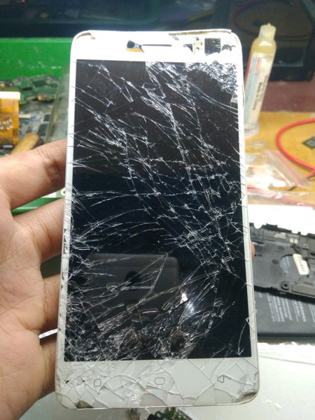 Detail Gambar Handphone Rusak Nomer 8