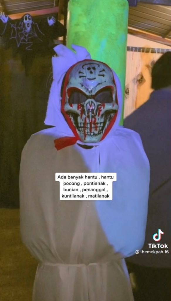 Detail Gambar Hantu Pocong Seram Nomer 45