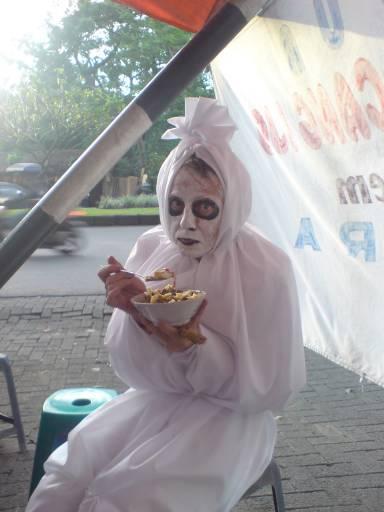 Detail Gambar Hantu Pocong Seram Nomer 53