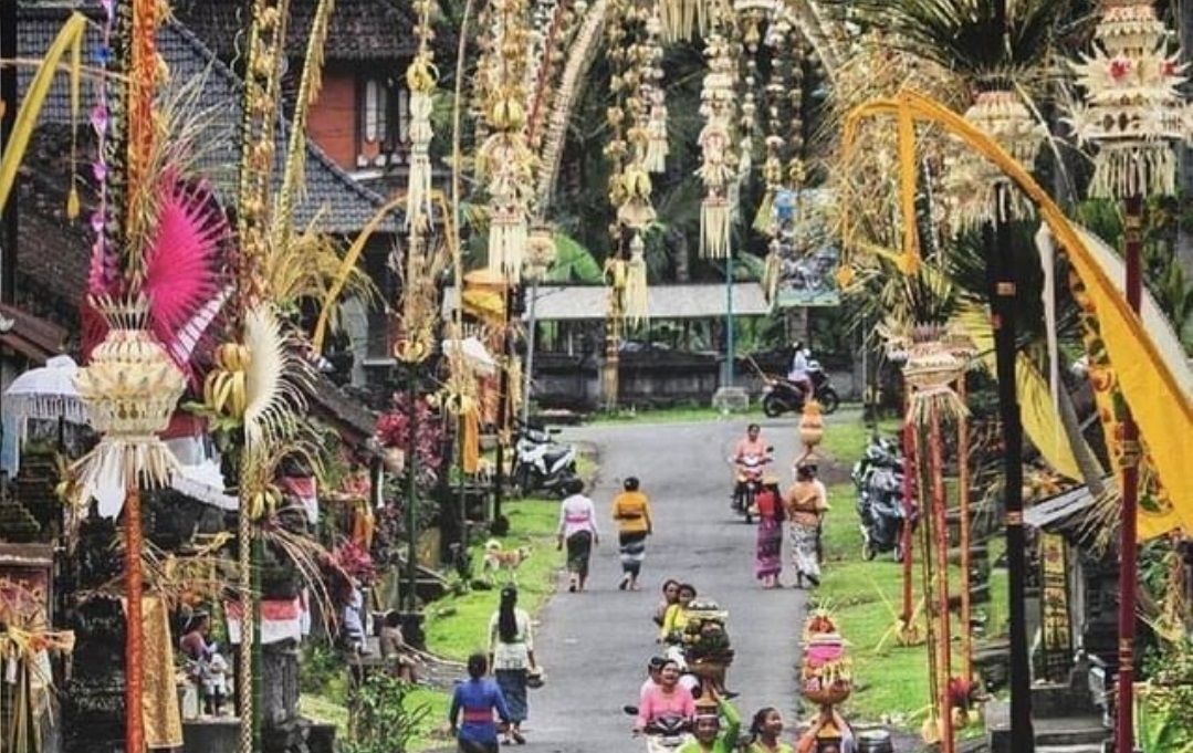 Detail Gambar Hari Raya Galungan Dan Kuningan Nomer 39