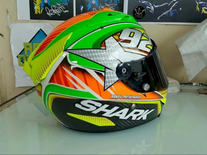 Detail Gambar Helm Balap Nomer 21