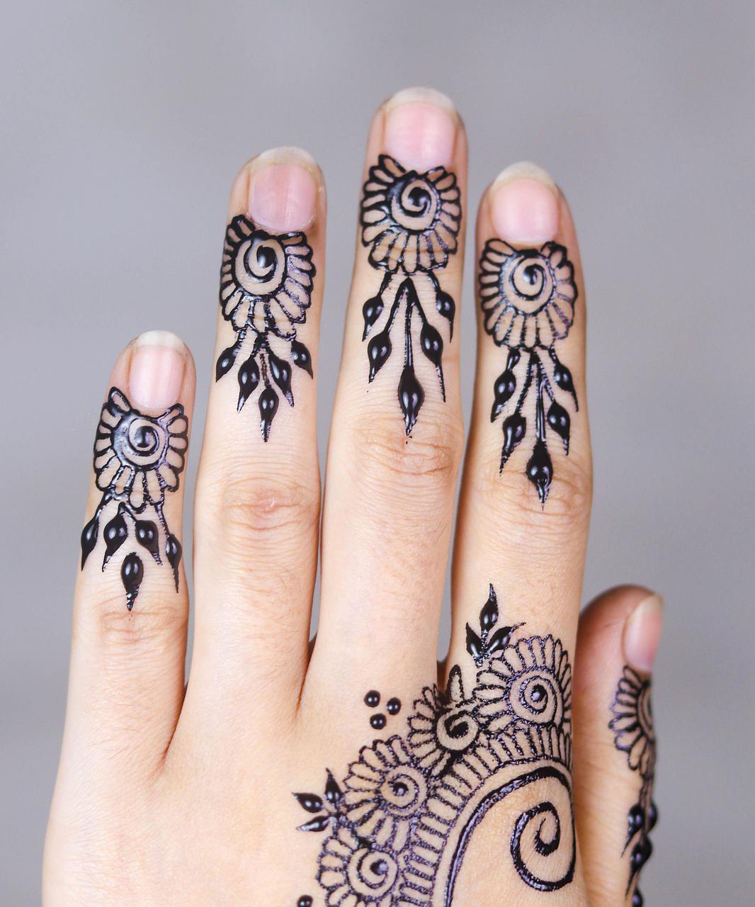 Gambar Henna Di Jari Tangan - KibrisPDR