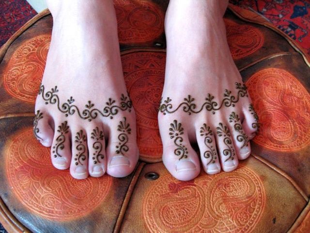 Detail Gambar Henna Di Kaki Yang Simple Nomer 25