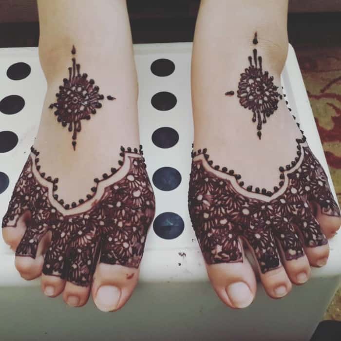 Detail Gambar Henna Kaki Simple Nomer 32