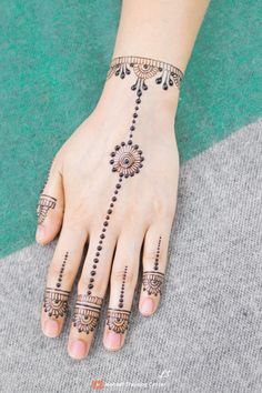 Detail Gambar Henna Paling Simple Nomer 19