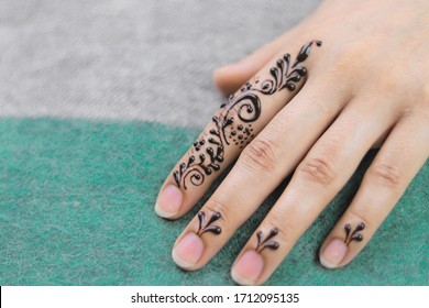 Detail Gambar Henna Sederhana Nomer 11