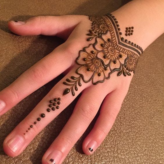 Detail Gambar Henna Simple Cantik Nomer 5