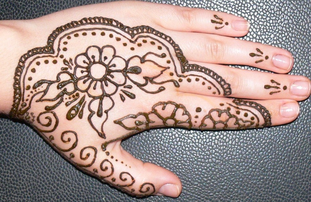 Detail Gambar Henna Simple Cantik Nomer 46