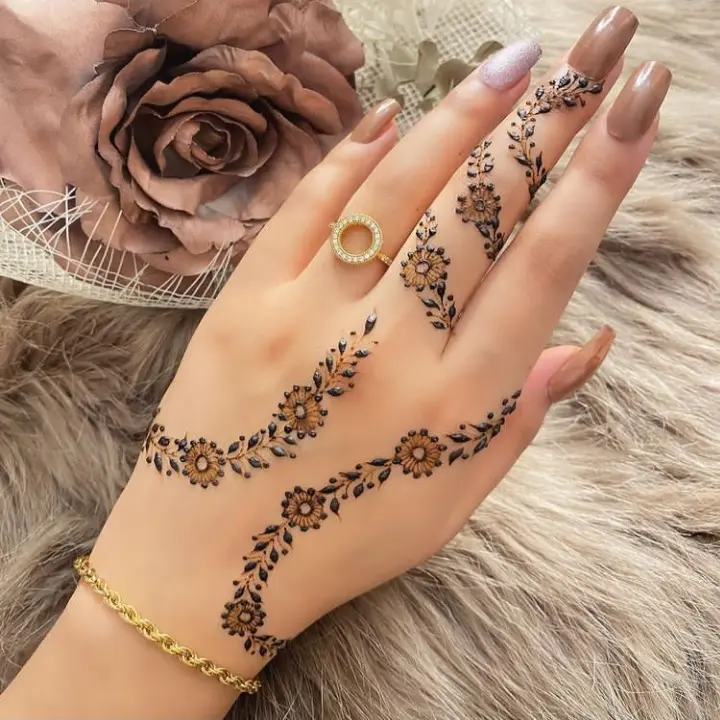 Detail Gambar Henna Simple Dan Mudah Ditiru Nomer 4