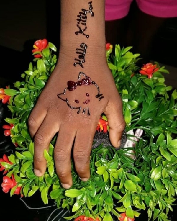 Detail Gambar Henna Simple Di Kaki Nomer 48