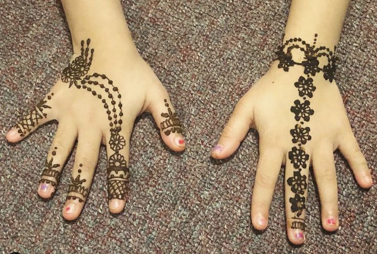 Detail Gambar Henna Tangan Bunga Simple Nomer 39