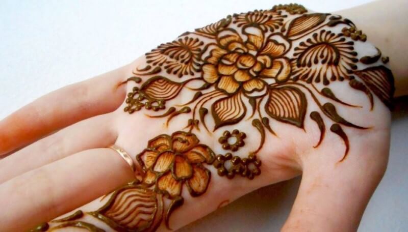 Detail Gambar Henna Tangan Bunga Simple Nomer 7