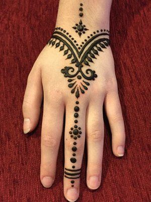 Detail Gambar Henna Tangan Simple Untuk Pemula Nomer 27