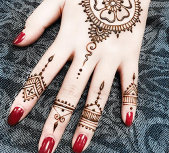 Detail Gambar Henna Telapak Tangan Nomer 26