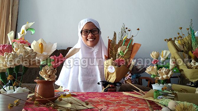 Detail Gambar Hewan Dari Kulit Jagung Nomer 31