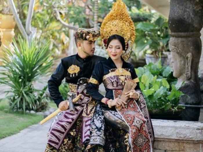 Detail Contoh Gambar Pakaian Adat Bali Nomer 15