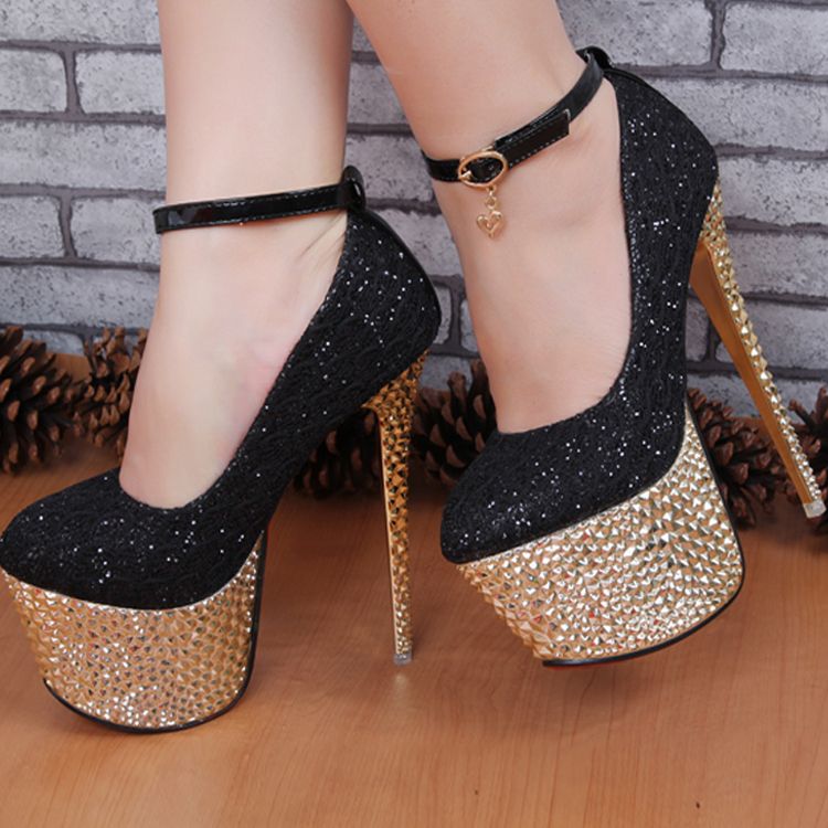 Contoh Gambar Sepatu High Heels - KibrisPDR