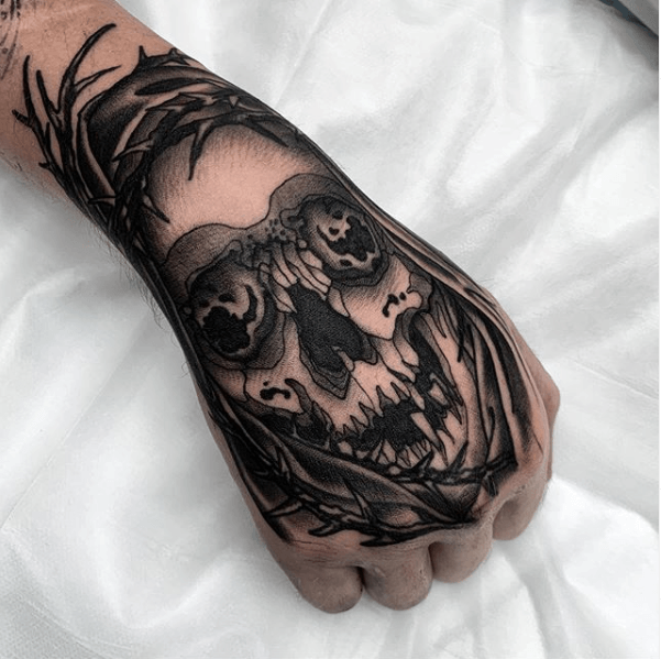 Detail Contoh Gambar Tato Di Punggung Nomer 25