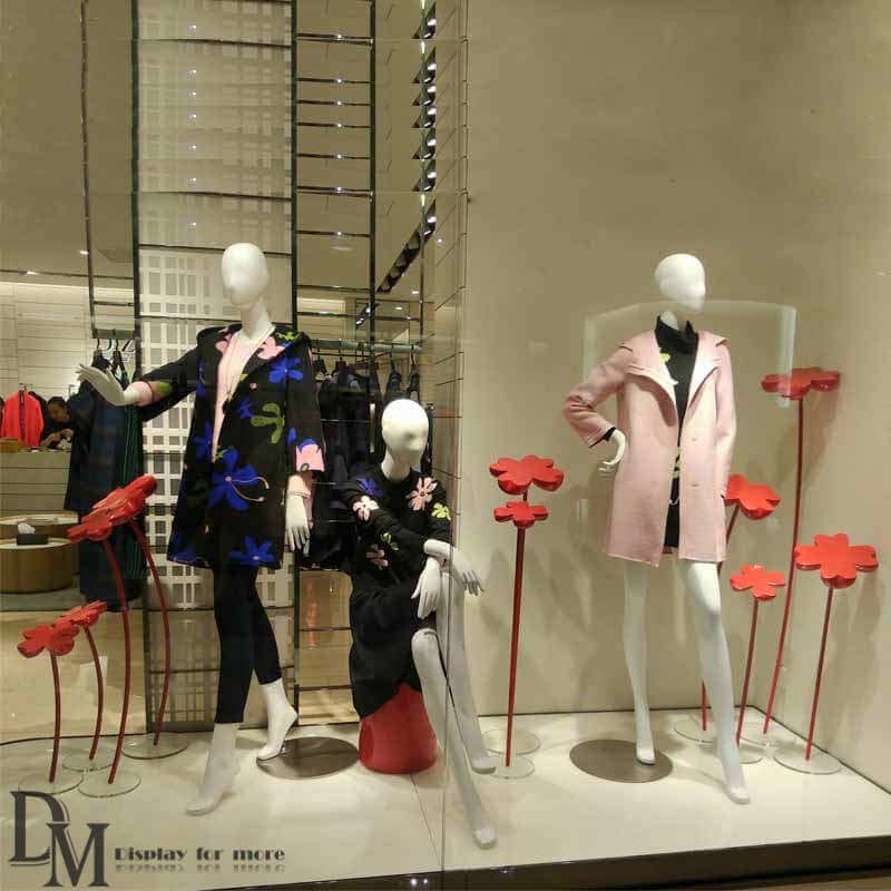 Contoh Gambar Window Display - KibrisPDR