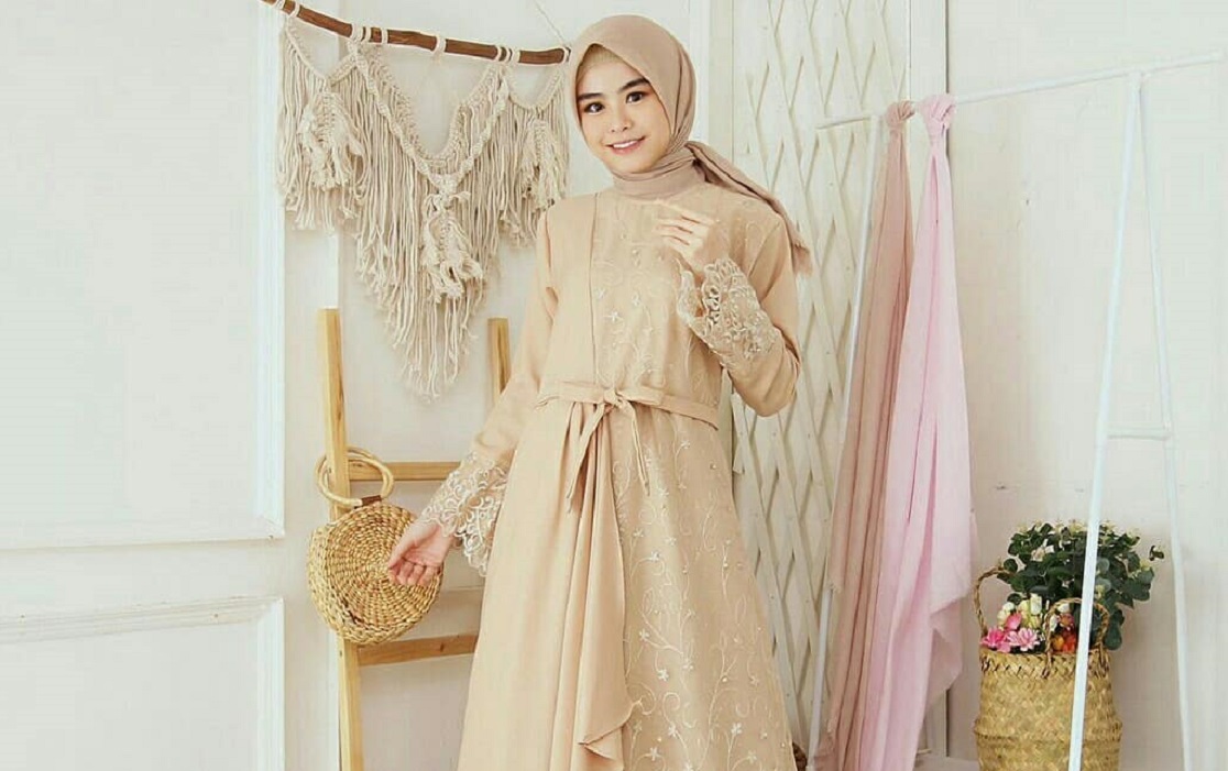 Detail Contoh Gamis Brokat Nomer 2