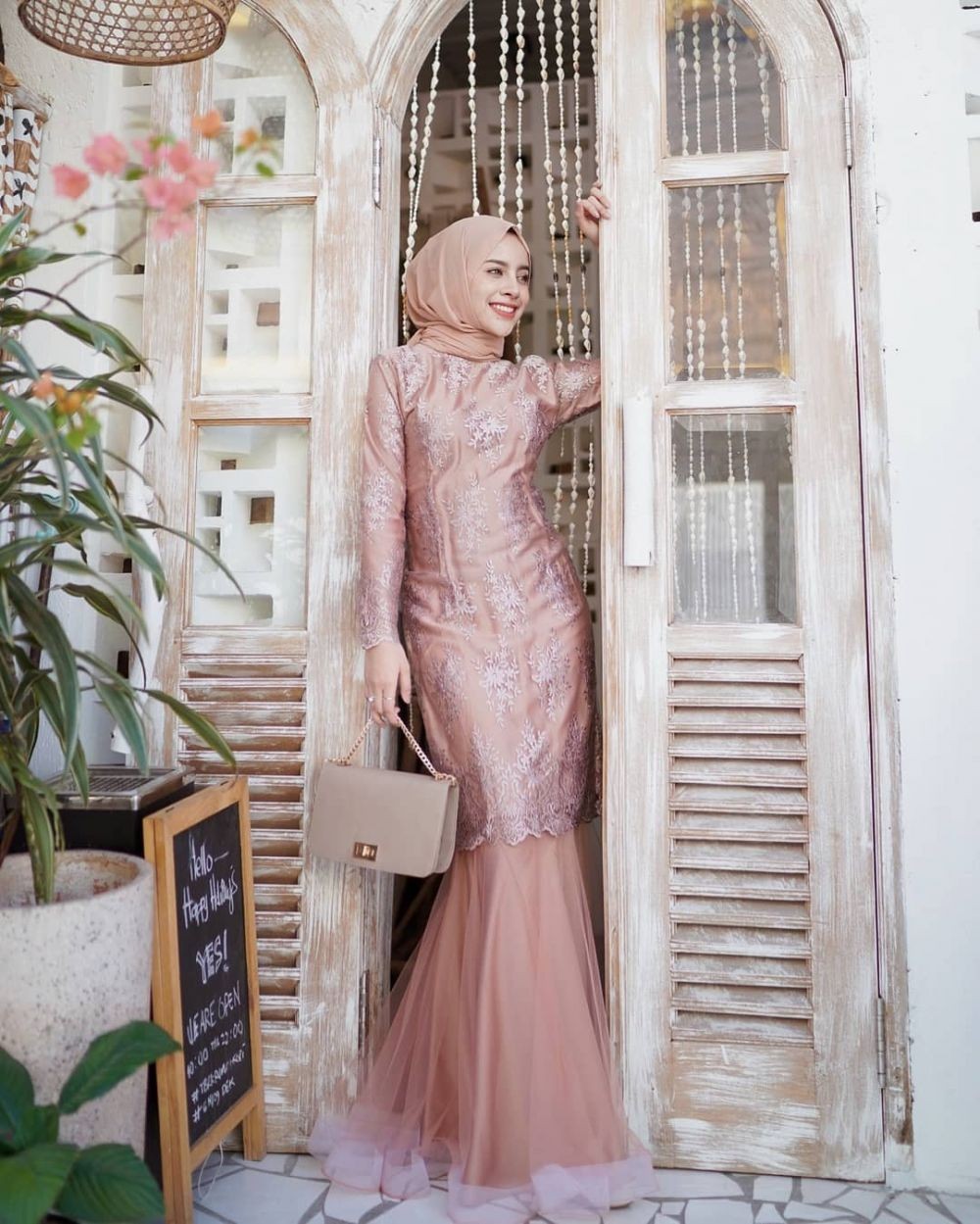 Detail Contoh Gamis Brokat Nomer 37