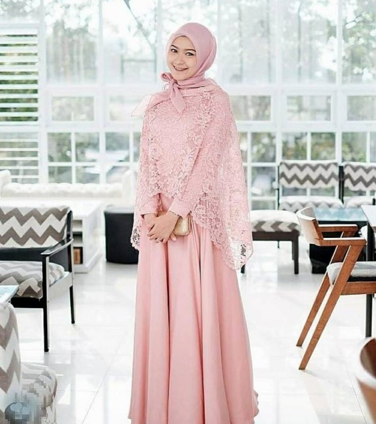 Detail Contoh Gamis Brokat Nomer 7