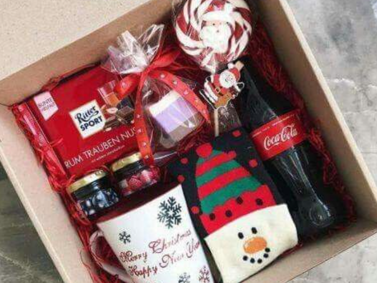 Detail Contoh Hampers Natal Nomer 6