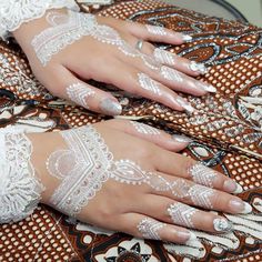 Detail Contoh Henna Putih Simple Nomer 51