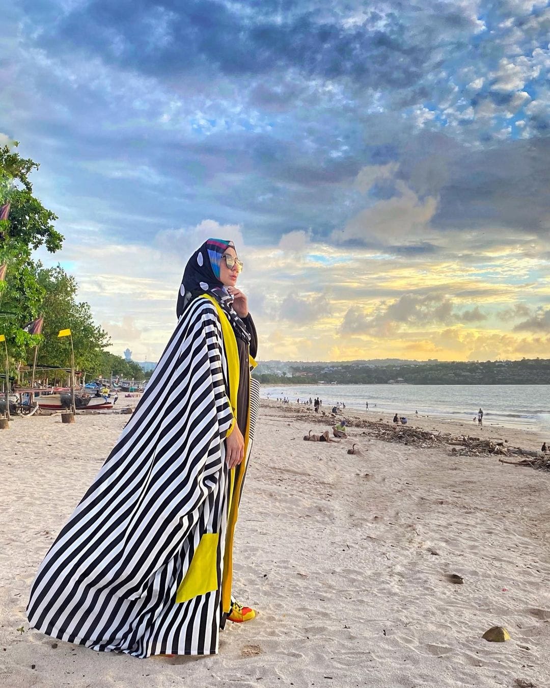 Detail Gambar Hewan Laut Apa Yang Biasanya Menjadi Motif Baju Pantai Nomer 18