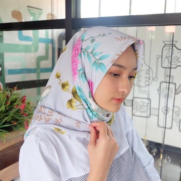 Detail Gambar Hijab Cantik Nomer 23