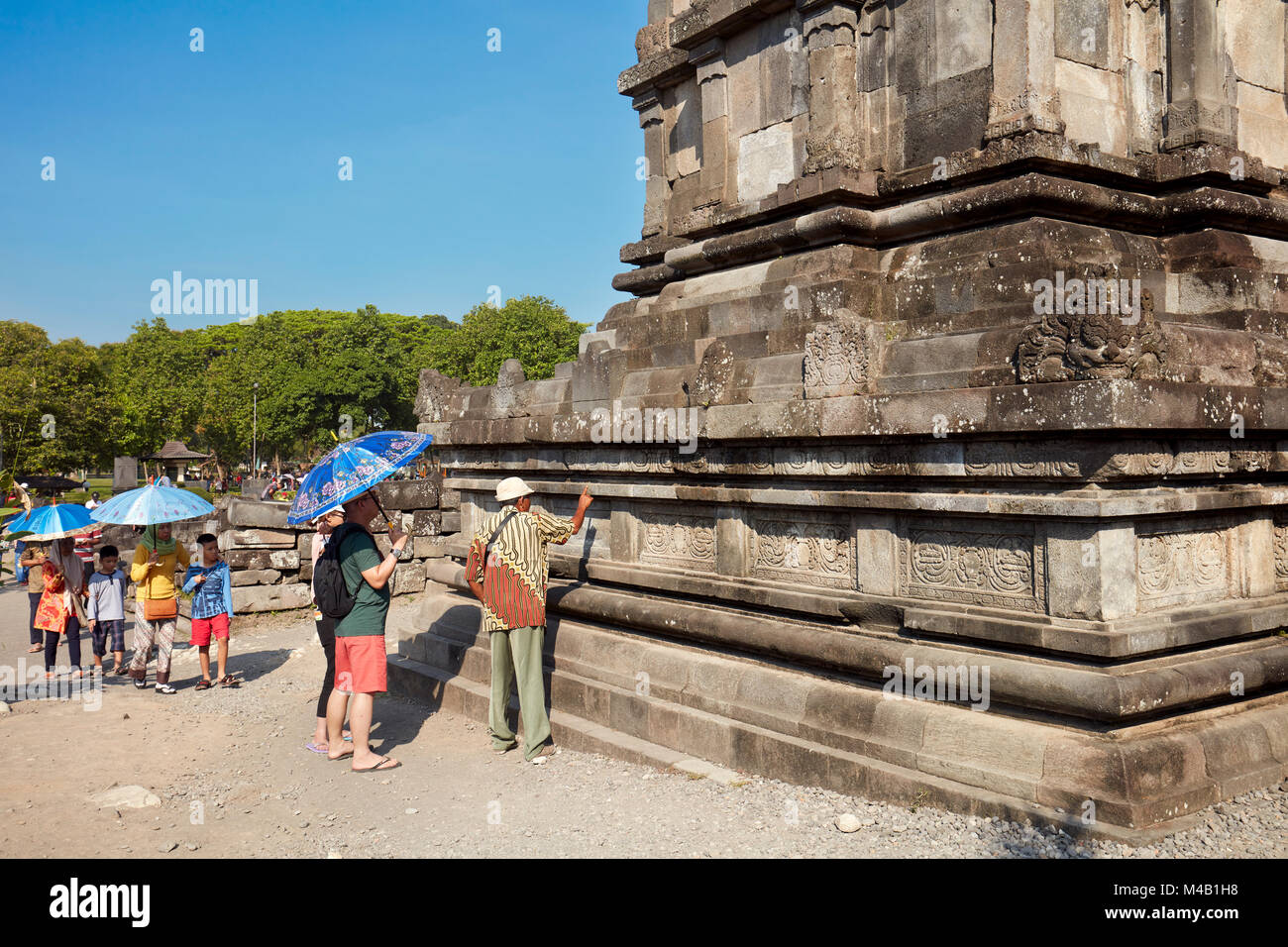 Detail Gambar Holiday Kartun Gambar Candi Prambanan Kartun Nomer 54