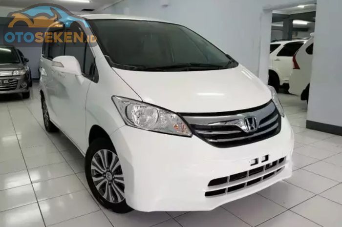 Detail Gambar Honda Freed Tipe S 2014 Nomer 15