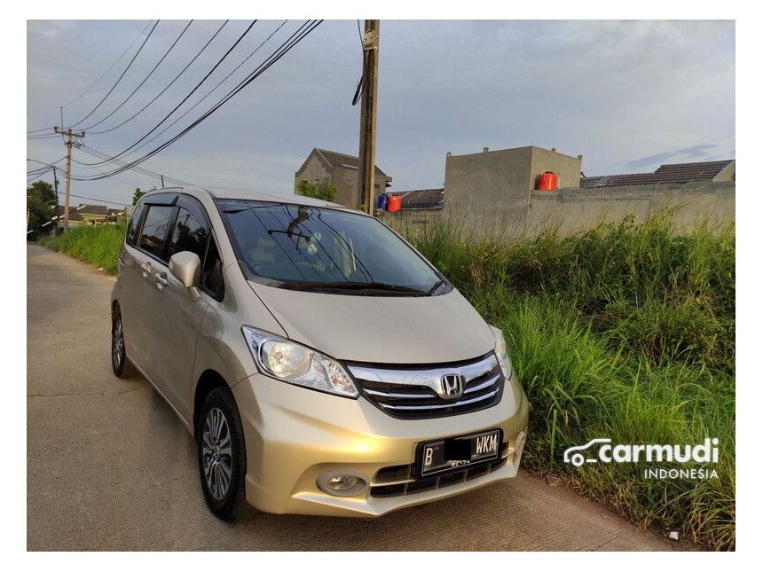 Detail Gambar Honda Freed Tipe S 2014 Nomer 43